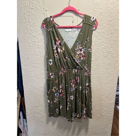 Maurices 24/7 Green With Flowers Romper Woman’s Size Large - Picture 1 of 10